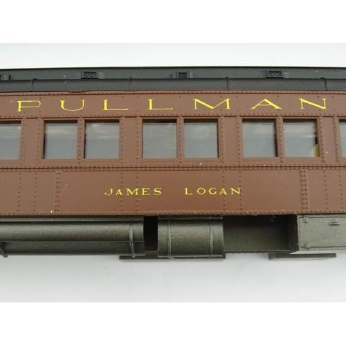 966 - Toys - Model Train / Railway Interest : Four Rivarossi scale model HO gauge carriages comprising Pen... 