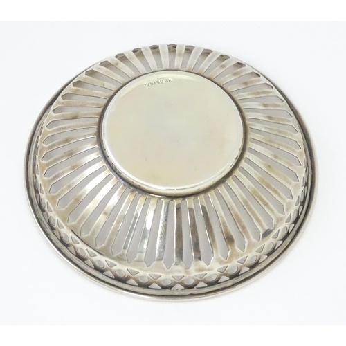 247 - A silver bon bon dish with pierced decoration, hallmarked Birmingham 1913, maker Charles S. Green & ... 