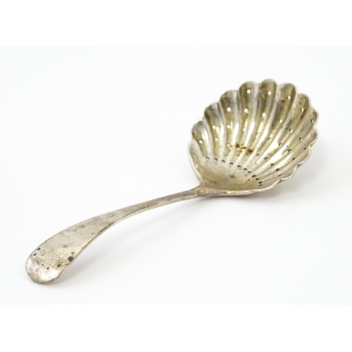 339 - A silver sifter spoon hallmarked Chester 1906 maker Barker Brothers (Herbert Edward Barker & Frank E... 