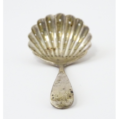 339 - A silver sifter spoon hallmarked Chester 1906 maker Barker Brothers (Herbert Edward Barker & Frank E... 