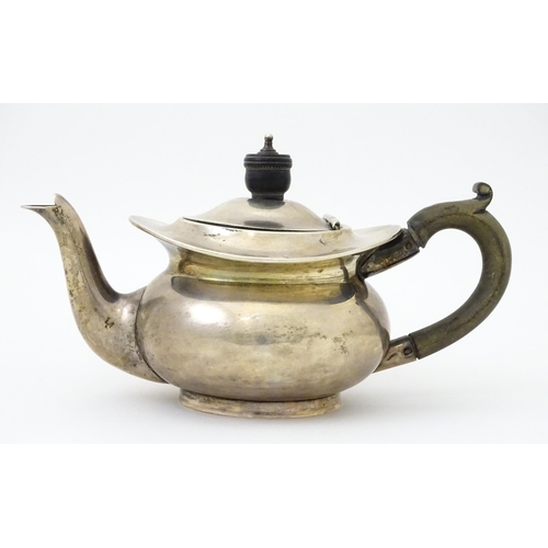 375 - A Bachelors silver teapot hallmarked Birmingham 1904 maker Deakin & Francis. Approx 4