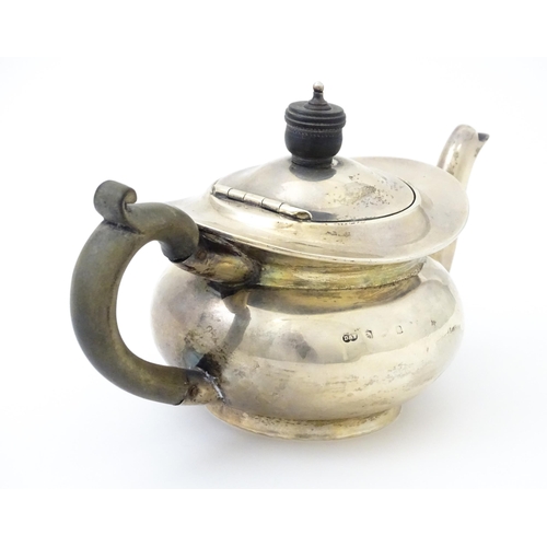 375 - A Bachelors silver teapot hallmarked Birmingham 1904 maker Deakin & Francis. Approx 4