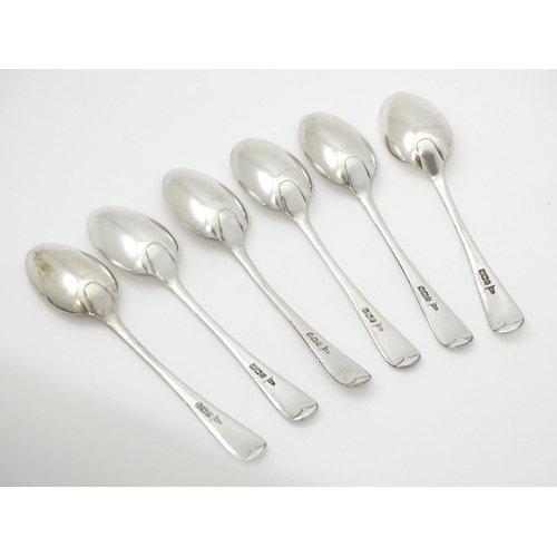 349 - Six silver teaspoons hallmarked Sheffield 1902, maker Walker & Hall . Approx. 5 1/4