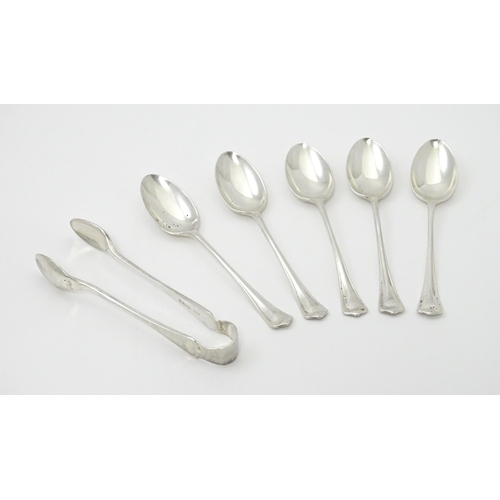 355 - Five silver teaspoons with tongs hallmarked Sheffield 1905, maker Atkin Brothers. Tongs approx. 4 1/... 