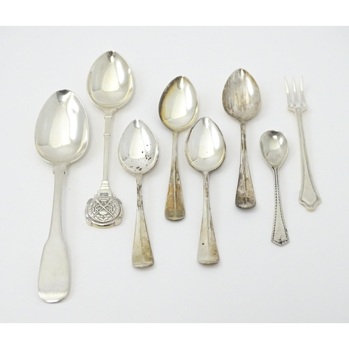 360 - Assorted silver flatware / cutlery to include a Geo III teaspoon, Victorian Kings pattern dessert sp... 