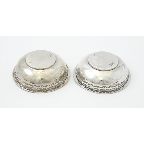 368 - A pair of silver bon bon dishes hallmarked Sheffield 1932, maker Walker & Hall. Approx. 4