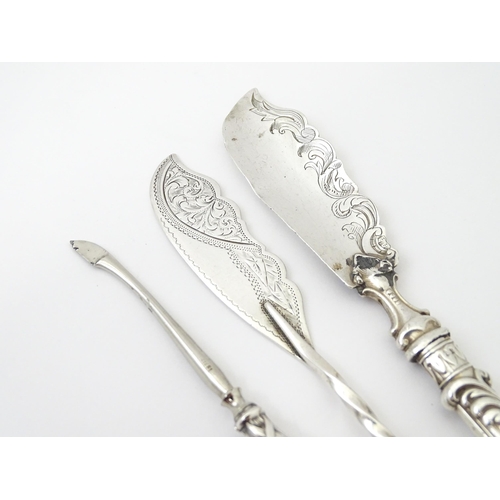 372 - Assorted items to include a Victorian silver preserve spoon hallmarked Birmingham 1896, a Victorian ... 