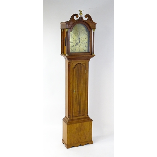 1431 - Francis Henderson - Mussleborough : A late 18th / early 19thC walnut cased 8-day longcase clock. The... 