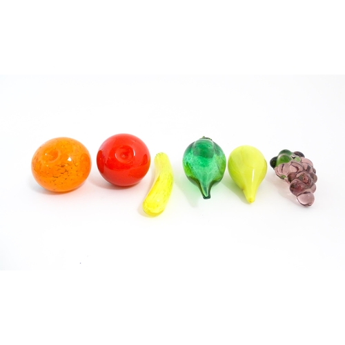 237 - A quantity of assorted glass model fruits. Together with a centrepiece fruit bowl. Centrepiece appro... 