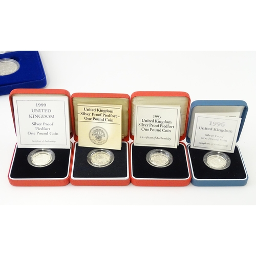 892 - Collectors Coins: A quantity of silver collectors coins to include Silver Proof Piedfort One Pound C... 