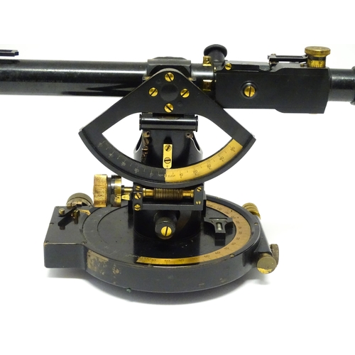 921 - Militaria : a cased c1917 Telescope Director No.5 Mk1 artillery gun sight, with blacked finish, the ... 