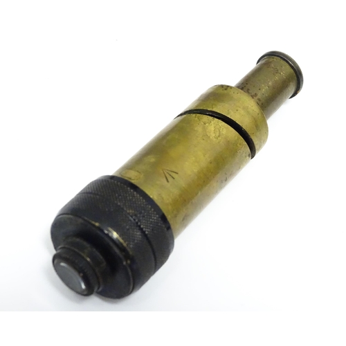 921 - Militaria : a cased c1917 Telescope Director No.5 Mk1 artillery gun sight, with blacked finish, the ... 