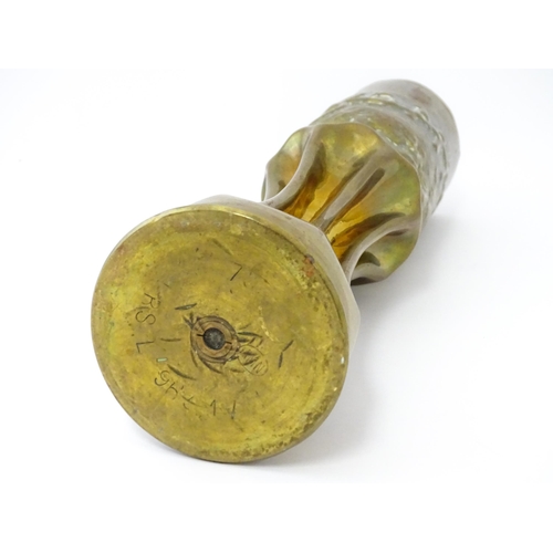 926 - Militaria , WWI / World War 1 / WW1 / First World War : two Trenchart shell cases formed as vases, c... 