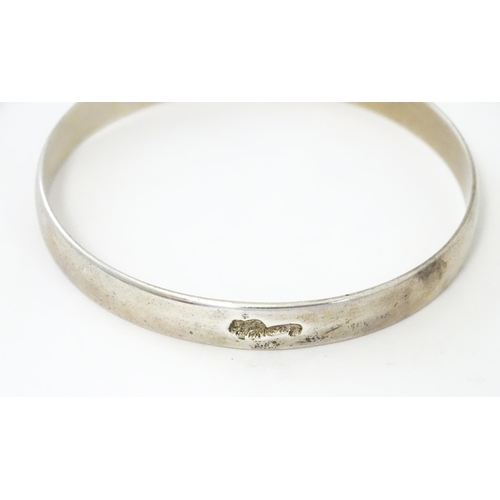 728 - A silver bracelet hallmarked London 1997 maker Brian Leslie Fuller.