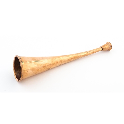 1082 - A Victorian copper Hunting horn, approx 8 1/2