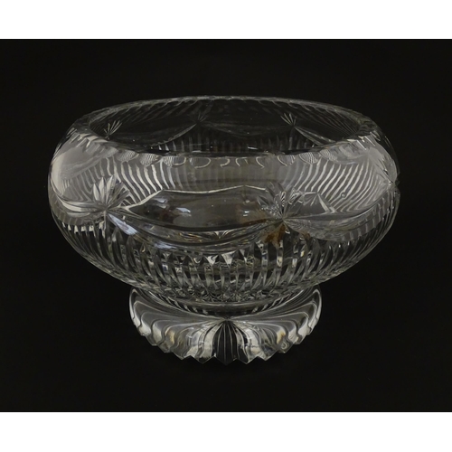 208 - A cut crystal glass bowl, possibly Waterford. Approx. 6 1/2