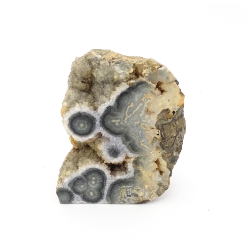 1100 - Natural History / Geology Interest: A hardstone agate specimen geode. Approx. 6 3/4