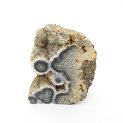 1100 - Natural History / Geology Interest: A hardstone agate specimen geode. Approx. 6 3/4