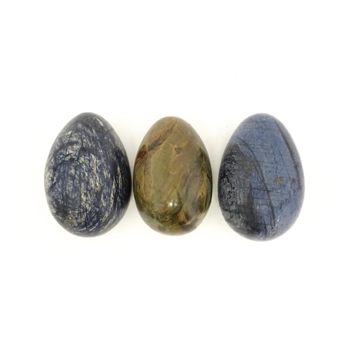 1102 - Natural History / Geology Interest: Three polished hardstone specimen eggs to include a lapis lazuli... 