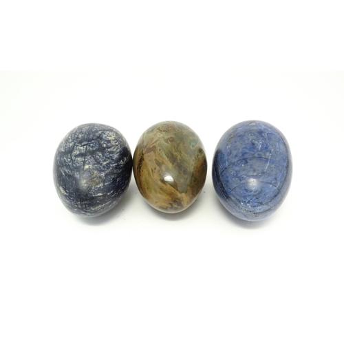 1102 - Natural History / Geology Interest: Three polished hardstone specimen eggs to include a lapis lazuli... 