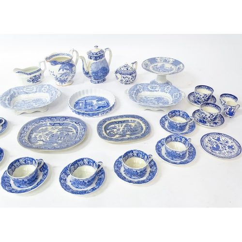 171A - A quantity of assorted blue and white wares to include Palissy Pottery coffee / hot water pot, cups,... 