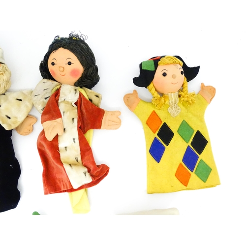 955 - Toys: Seven vintage assorted hand / glove puppets to include king, clown, jester, fisherman, etc. La... 