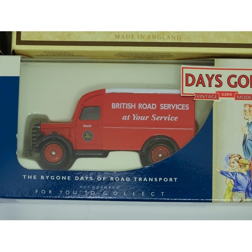 961 - Toys: A quantity of assorted die cast scale model vehicles to include Lledo Days Gone 1939 Ford Fire... 