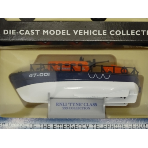 961 - Toys: A quantity of assorted die cast scale model vehicles to include Lledo Days Gone 1939 Ford Fire... 