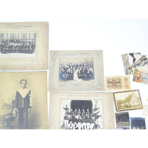 2141 - A quantity of assorted early 20thC French photographs to include studio portraits of Emilienne d'Ale... 