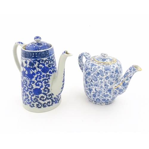 107 - A blue and white teapot with floral, foliate and insect decoration. Together with a blue and white h... 