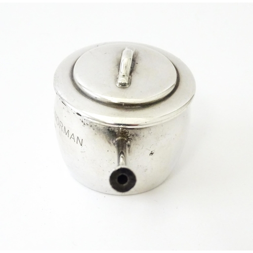 430 - A miniature silver saucepan hallmarked Birmingham 1975, maker W. A. Humphries Ltd. Approx. 1 1/2