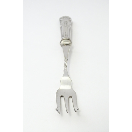 283 - A silver handled pickle fork. Approx. 7 3/4