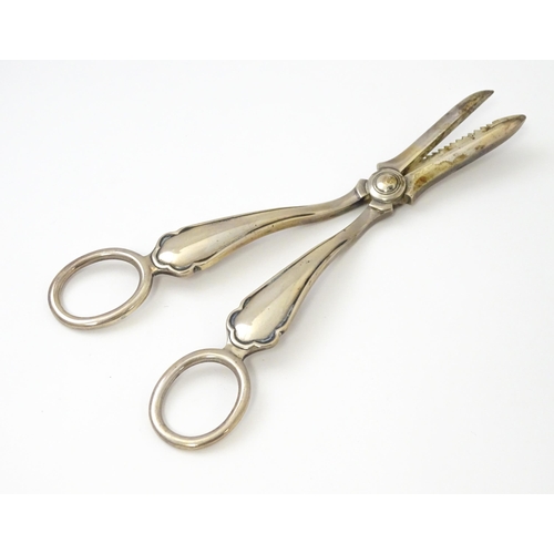 304 - Silver grape shears hallmarked Sheffield 1926 maker Atkin Brothers 7