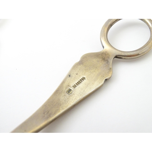 304 - Silver grape shears hallmarked Sheffield 1926 maker Atkin Brothers 7