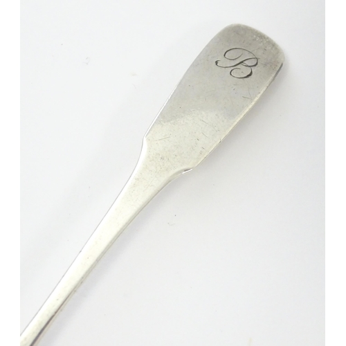 337 - A Scottish silver Fiddle pattern salt spoon hallmarked Edinburgh 1810, maker JM. Approx. 3 3/4