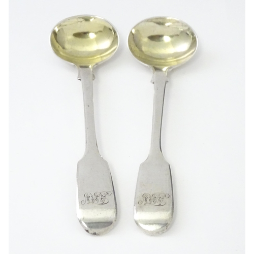 365 - A pair of silver Fiddle pattern salt spoons, hallmarked London 1836, maker John James Whiting. Appro... 