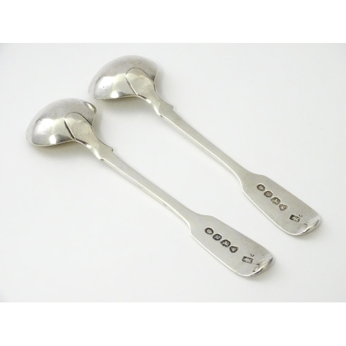 365 - A pair of silver Fiddle pattern salt spoons, hallmarked London 1836, maker John James Whiting. Appro... 