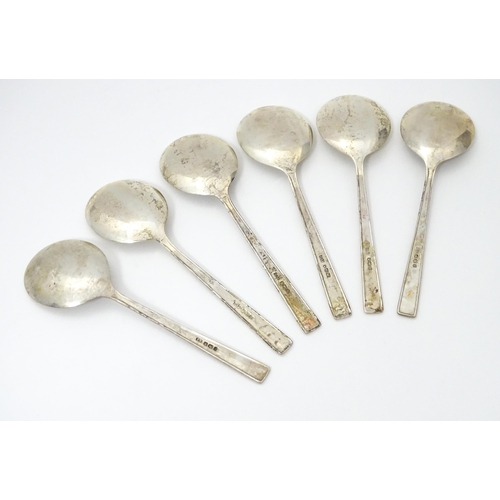 489 - A set of six silver soup / ice cream spoons, hallmarked Sheffield 1958 / 1959, maker Viner's Ltd. Ca... 