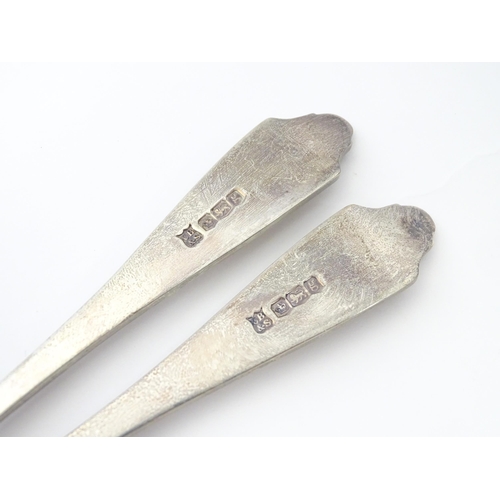 495 - A cased pair of silver fruit servers hallmarked Sheffield 1924, maker Cooper Brothers & Sons Ltd. Ap... 