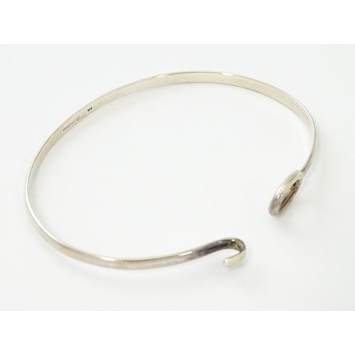 663 - A silver bracelet together with a silver necklace (2)