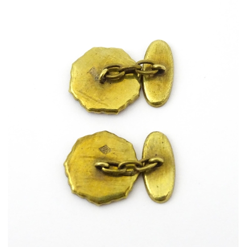 664 - Gilt metal cufflinks, tie pin and clip with Japanese Damascene decoration. Tie pin approx. 2