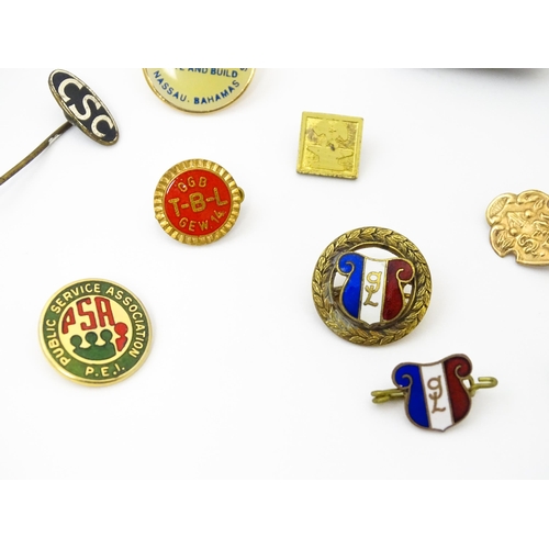 789 - Trade Union Interest: a quantity of assorted badges, pins, etc. to include 2 Gewerkschaftstag D. Pri... 