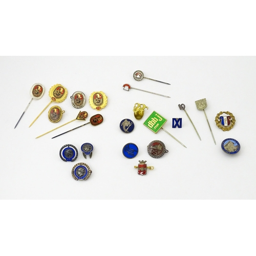 792 - Trade Union Interest: a quantity of assorted badges, pins, etc. to include silver examples, IG Chemi... 