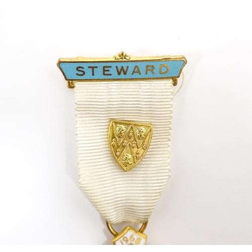 1262 - Freemasonry / Masonic Interest: A gilt metal and enamelled Masonic medal / badge titled Steward, Roy... 