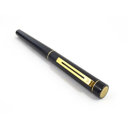 1273 - A Schaeffer 'Targa' fountain pen, with black barrel and cap, 14k gold nib, approx 5 3/8