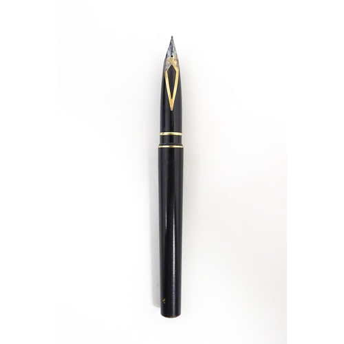 1273 - A Schaeffer 'Targa' fountain pen, with black barrel and cap, 14k gold nib, approx 5 3/8