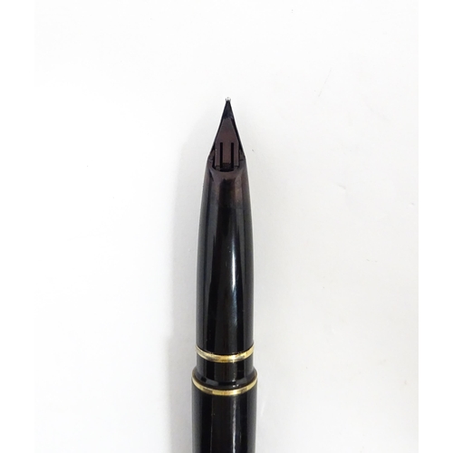 1273 - A Schaeffer 'Targa' fountain pen, with black barrel and cap, 14k gold nib, approx 5 3/8