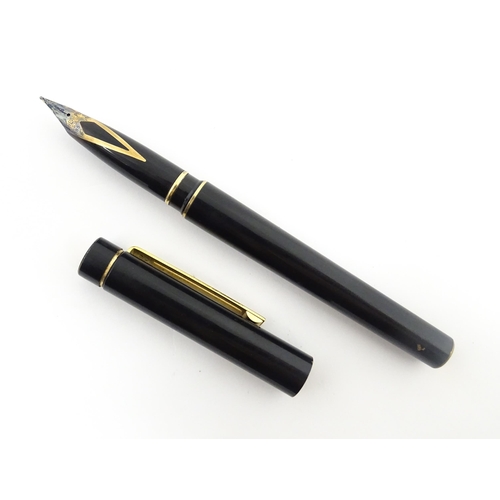 1273 - A Schaeffer 'Targa' fountain pen, with black barrel and cap, 14k gold nib, approx 5 3/8