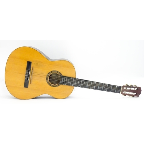 1371 - Musical instrument : a mid 20thC M. G. Contreras of Madrid classical guitar. Approx 39