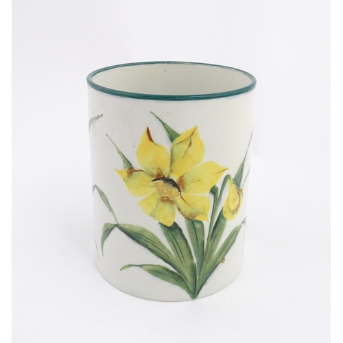 115 - A Wemyss tankard / mug with hand painted daffodil flowers and green detail to rim and handle. Impres... 